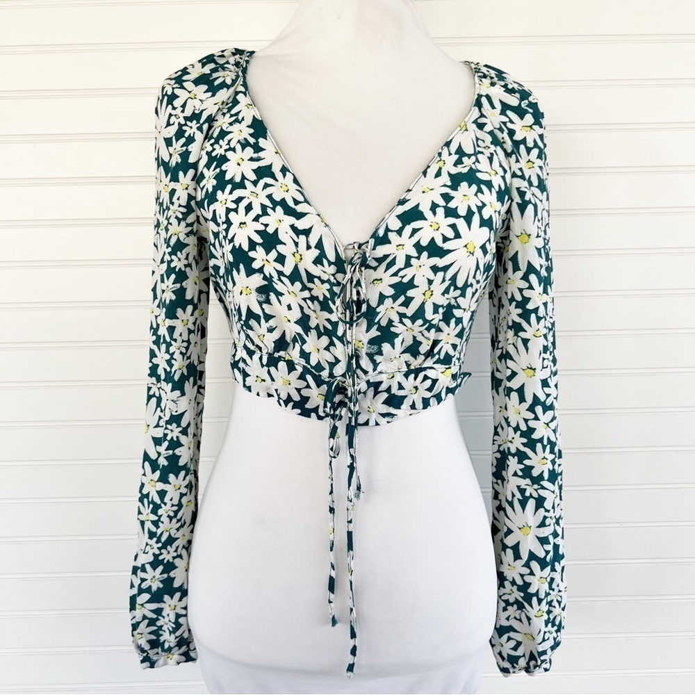 Zara Crop‎ Top Size M Green White Daisy Floral Long Sleeve Tie Front Blouse